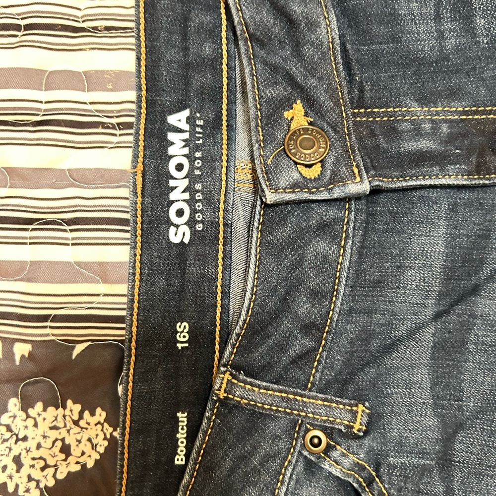 Sonoma goods 4 life women’s plus size 16 short boot cut jeans